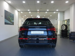 2025 Audi Q5 L 45 TFSI II (FY) Рестайлинг, чёрный, 5700000 рублей, вид 5