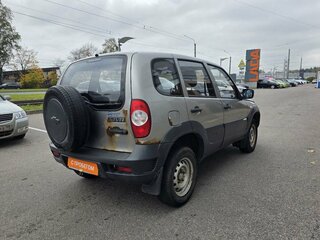2014 Chevrolet Niva I Рестайлинг, серебристый, 349000 рублей, вид 4