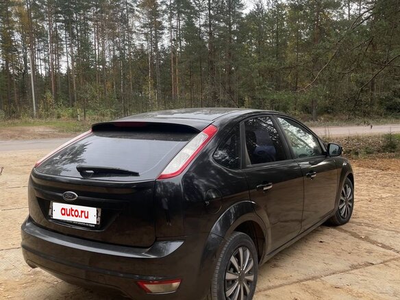 2010 Ford Focus II Рестайлинг, чёрный, 350000 рублей - вид 1