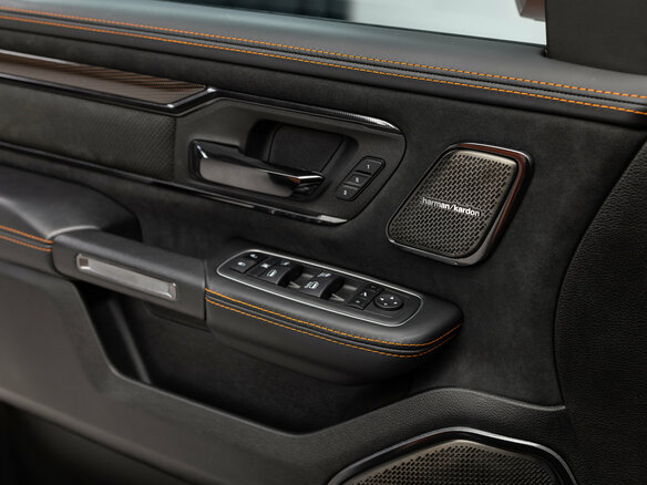 2021 Ram 1500 Crew Cab TRX V, оранжевый, 14290000 рублей - вид 8
