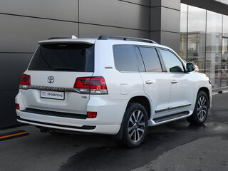 2019 Toyota Land Cruiser 200 Series Рестайлинг 2, белый, 8549000 рублей, вид 5