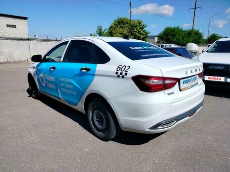 2023 Lada (ВАЗ) Vesta I Рестайлинг (NG), белый, 725400 рублей, вид 4