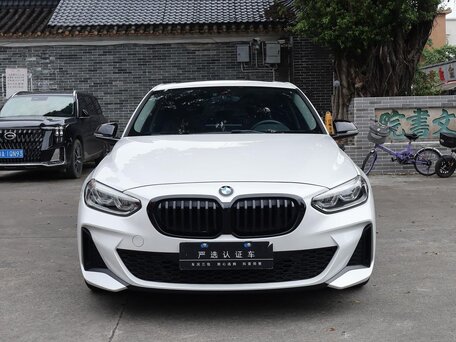 2022 BMW 1 серии 120i III (F52) Рестайлинг, белый, 1800000 рублей, вид 2