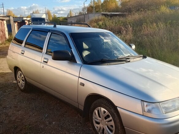 2004 Lada (ВАЗ) 2111, серебристый, 210000 рублей