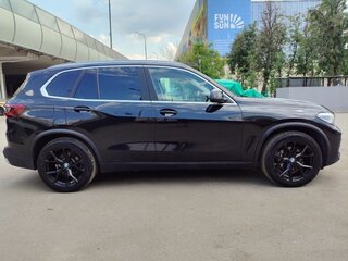 2019 BMW X5 30d IV (G05/G18), чёрный, 4690000 рублей, вид 4
