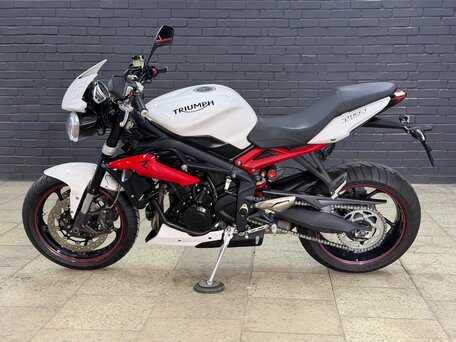 2015 Triumph Street Triple, белый, 645000 рублей, вид 4