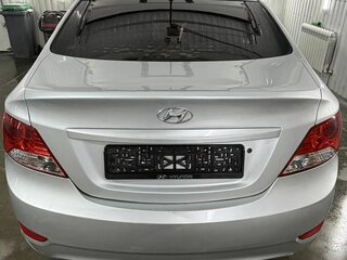 2012 Hyundai Solaris I, серебристый, 700000 рублей, вид 5
