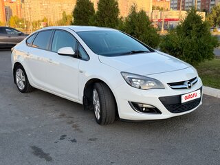 2013 Opel Astra J Рестайлинг, белый, 700000 рублей, вид 4