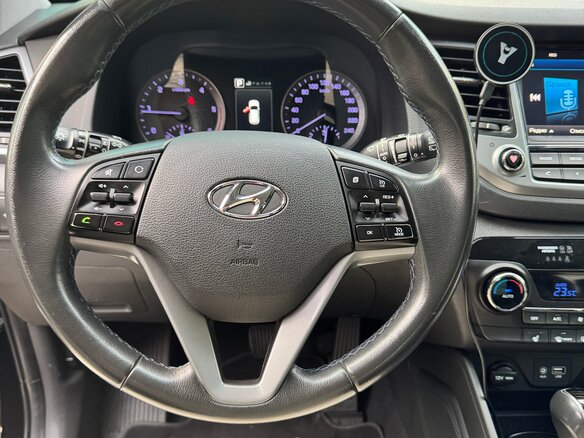 2017 Hyundai Tucson III, чёрный, 2320000 рублей - вид 10