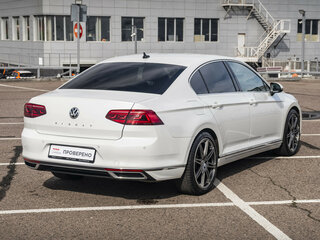 2020 Volkswagen Passat B8 Рестайлинг, белый, 2848000 рублей, вид 5