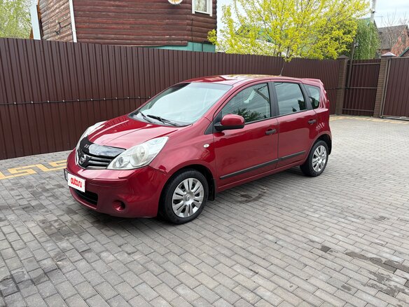 2012 Nissan Note I Рестайлинг, красный, 600000 рублей