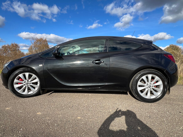 2012 Opel Astra GTC J Рестайлинг, чёрный, 730000 рублей - вид 5