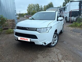 2012 Mitsubishi Outlander III, белый, 1200000 рублей, вид 3