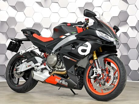 2021 Aprilia RS 660, чёрный, 999000 рублей, вид 1