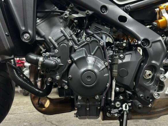 2023 Yamaha MT-09 (FZ-09), серебристый, 1150000 рублей - вид 22