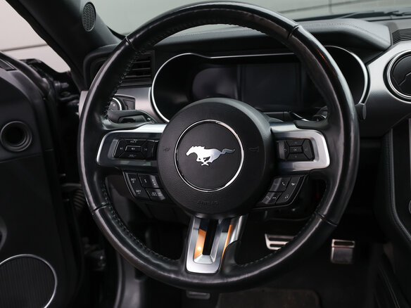 2022 Ford Mustang VI Рестайлинг, чёрный, 3750000 рублей - вид 17
