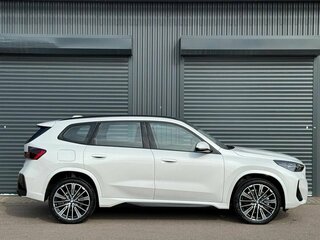 2026 BMW X1 Long 25Li xDrive III (U11/U12), белый, 5850000 рублей, вид 3