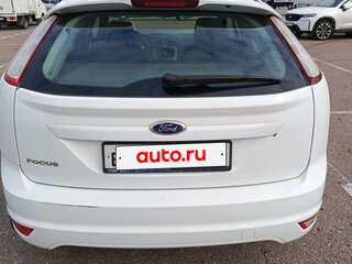 2011 Ford Focus II Рестайлинг, белый, 720000 рублей, вид 3