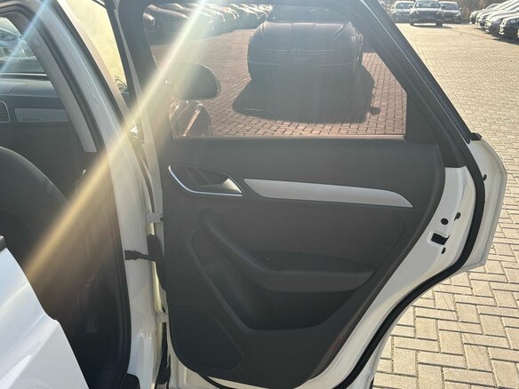 2013 Audi Q3 I (8U), белый, 1750000 рублей - вид 11