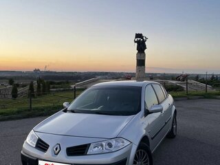 2006 Renault Megane II Рестайлинг, серебристый, 425000 рублей, вид 1