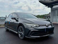 2023 Volkswagen Golf VIII, чёрный, 1860000 рублей - вид 2