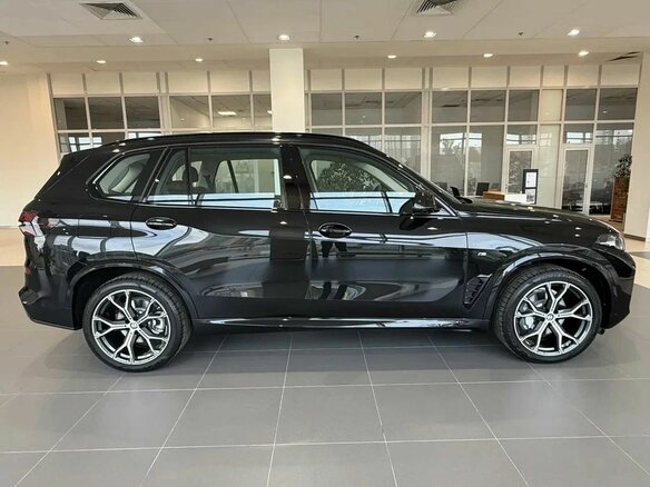 2026 BMW X5 Long 30Li IV (G05/G18) Рестайлинг, чёрный, 10450000 рублей - вид 2