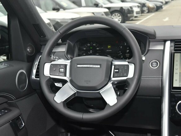 2025 Land Rover Discovery P360 V Рестайлинг, чёрный, 13270000 рублей - вид 11