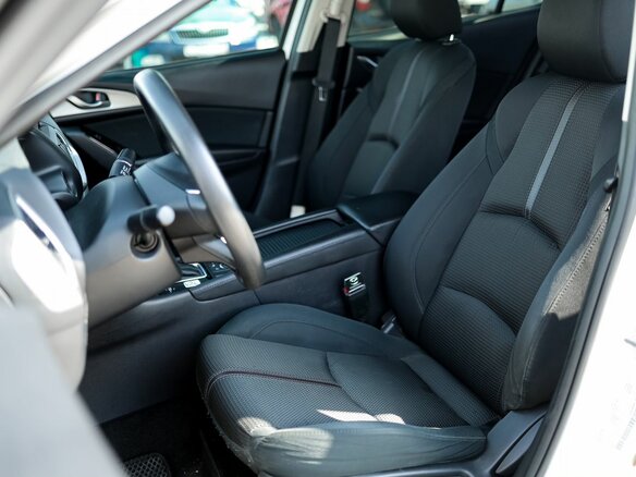 2016 Mazda 3 III (BM) Рестайлинг, белый - вид 9