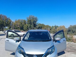 2020 Nissan Note II Рестайлинг, серебристый, 970000 рублей, вид 2