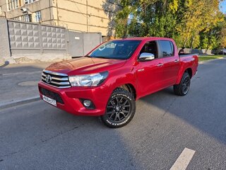 2017 Toyota Hilux VIII, красный, 2350000 рублей, вид 2