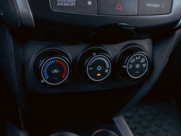 2012 Mitsubishi ASX I, белый, 995000 рублей - вид 14