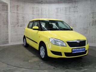 2010 Skoda Fabia II Рестайлинг, жёлтый, 454000 рублей, вид 3