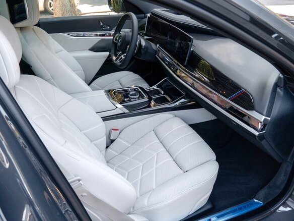 2025 BMW 7 серии 740d xDrive VII (G70), серый - вид 19