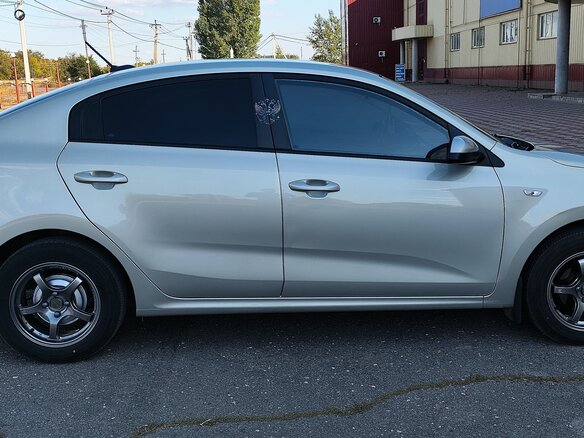 2018 Kia Rio IV, бежевый - вид 3