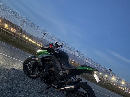 2013 Kawasaki Z 1000, зелёный, 600000 рублей, вид 1