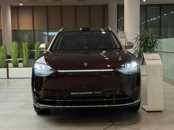 2026 Aito M9 75.4 kWh II, красный