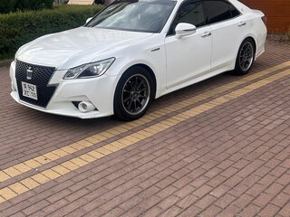 2013 Toyota Crown XIV (S210), белый, 2000000 рублей, вид 1