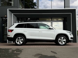 2020 Skoda Kodiaq I, белый, 2329900 рублей, вид 4