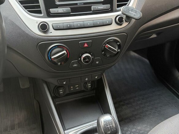 2018 Hyundai Solaris II, синий, 1070000 рублей - вид 9