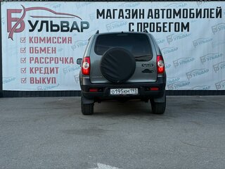2018 Chevrolet Niva I Рестайлинг, серый, 850000 рублей, вид 5