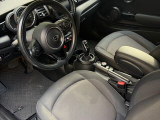 2020 Mini Hatch Cooper III (F55/F56) Рестайлинг, оранжевый, 1800000 рублей, вид 5