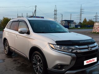 2015 Mitsubishi Outlander III Рестайлинг 2, белый, 1780000 рублей, вид 3