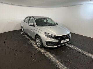 2026 Lada (ВАЗ) Vesta I Рестайлинг (NG), серебристый, 1875000 рублей, вид 3
