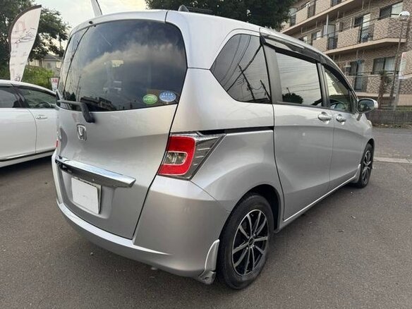 2016 Honda Freed I Рестайлинг 2, серебристый, 921000 рублей - вид 3