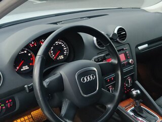 2011 Audi A3 II (8P) Рестайлинг 2, белый, 800000 рублей, вид 4