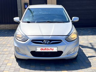 2012 Hyundai Solaris I, серебристый, 599999 рублей, вид 2