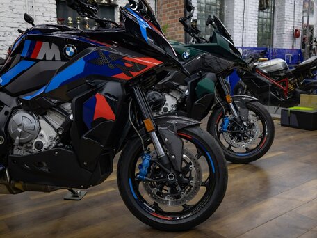 2026 BMW M 1000 XR, чёрный, 3590000 рублей, вид 2