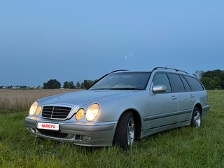 2001 Mercedes-Benz E-Класс 270 II (W210, S210) Рестайлинг, серебристый, 570000 рублей, вид 1
