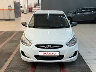 2013 Hyundai Solaris I, белый, 860000 рублей, вид 3