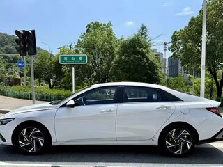 2023 Hyundai Elantra VII (CN7) Рестайлинг, белый, 1456470 рублей, вид 5